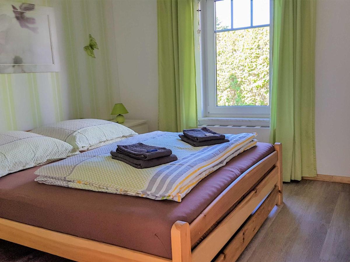 Ferienwohnung Im Roten Haus Stahlbrode Екстериор снимка
