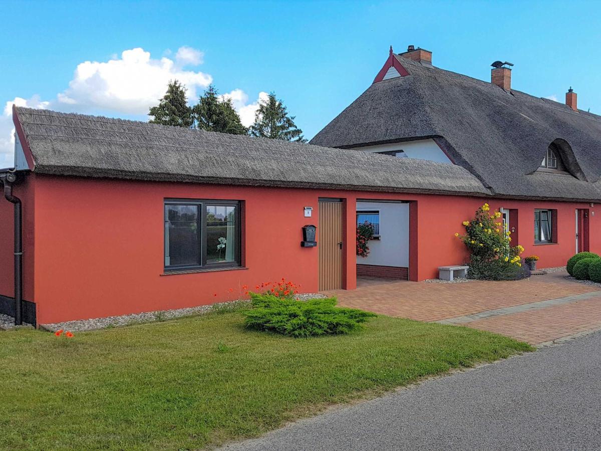 Ferienwohnung Im Roten Haus Stahlbrode Екстериор снимка